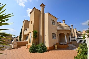 3 bedroom semi-detached house near Villamartín and Campoamor Golf * in Ole International