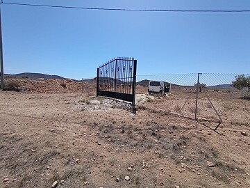 Terreno edificabile di 6900 m2 a Jumilla in Ole International