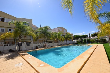 Large 3 beds townhouse + apartment overlooking the pool near the beach in Guardamar in Ole International