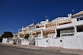 Amplio adosado de 3 dormitorios + Apartamento  frente piscina cerca playa en Guardamar in Ole International