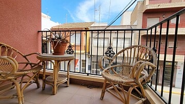 Apartamento de 4 dormitorios en el centro de Almoradí in Ole International