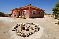 Geräumiges Stadthaus mit 4 Schlafzimmern in der Nähe von Abanilla  in Ole International