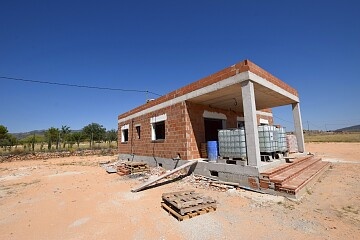 Maison de campagne moderne en construction pour convenir à l'acheteur à Pinoso  in Ole International