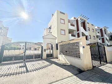 Apartamento de 2 dormitorios cerca del C.C. Zenia Boulevard in Ole International