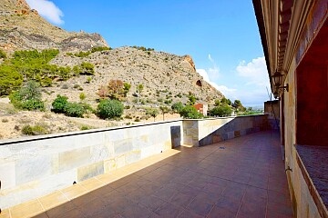 Chalet de lujo al lado de la montaña en Redován  in Ole International