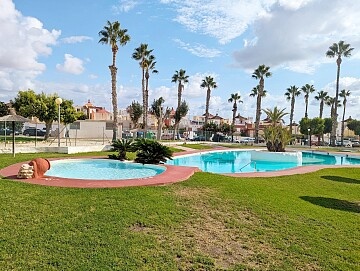 Chalet adosado de 3 dormitorios con jardín y solárium en Los Altos  in Ole International