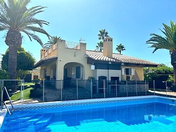 Villa de 3 chambres à Cabo Roig in Ole International