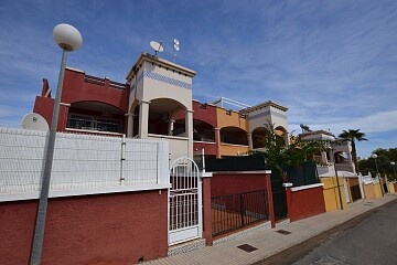 Bungalow met 2 slaapkamers op de begane grond in Los Altos  in Ole International