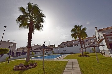 Large 3 bedroom nearly brand new townhouse nr. Villamartín & San Miguel   * in Ole International