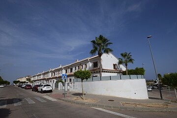 Geräumiges, fast neues Stadthaus mit 3 Schlafzimmern zwischen Villamartín und San Miguel  * in Ole International