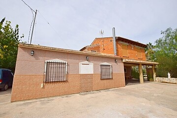 Maison de campagne avec grand jardin et piscine près de Dolores in Ole International