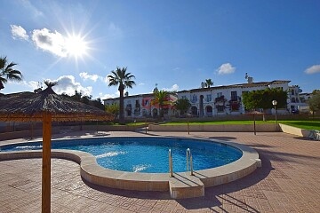 Appartamento all'ultimo piano con 1 camera da letto a Villamartín in Ole International