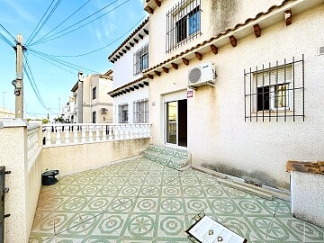 3 beds townhouse near the shopping center La Fuente & Villamartin * in Ole International