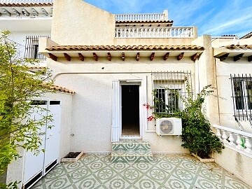 3 beds townhouse near the shopping center La Fuente & Villamartin * in Ole International