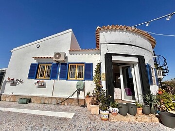 4 bedroom villa in Playa Flamenca in Ole International