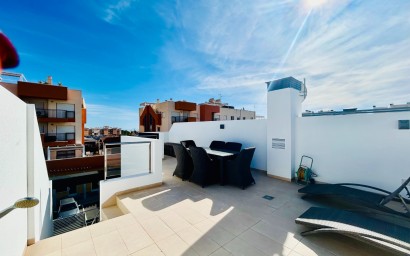 Apartment - Alquiler a largo plazo - Orihuela Costa - AL136899