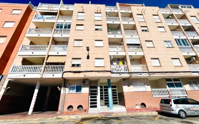 Apartment - Herverkoop - Torrevieja - RE136880