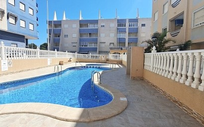Ground floor apartment - Resale - Torrevieja - La Mata