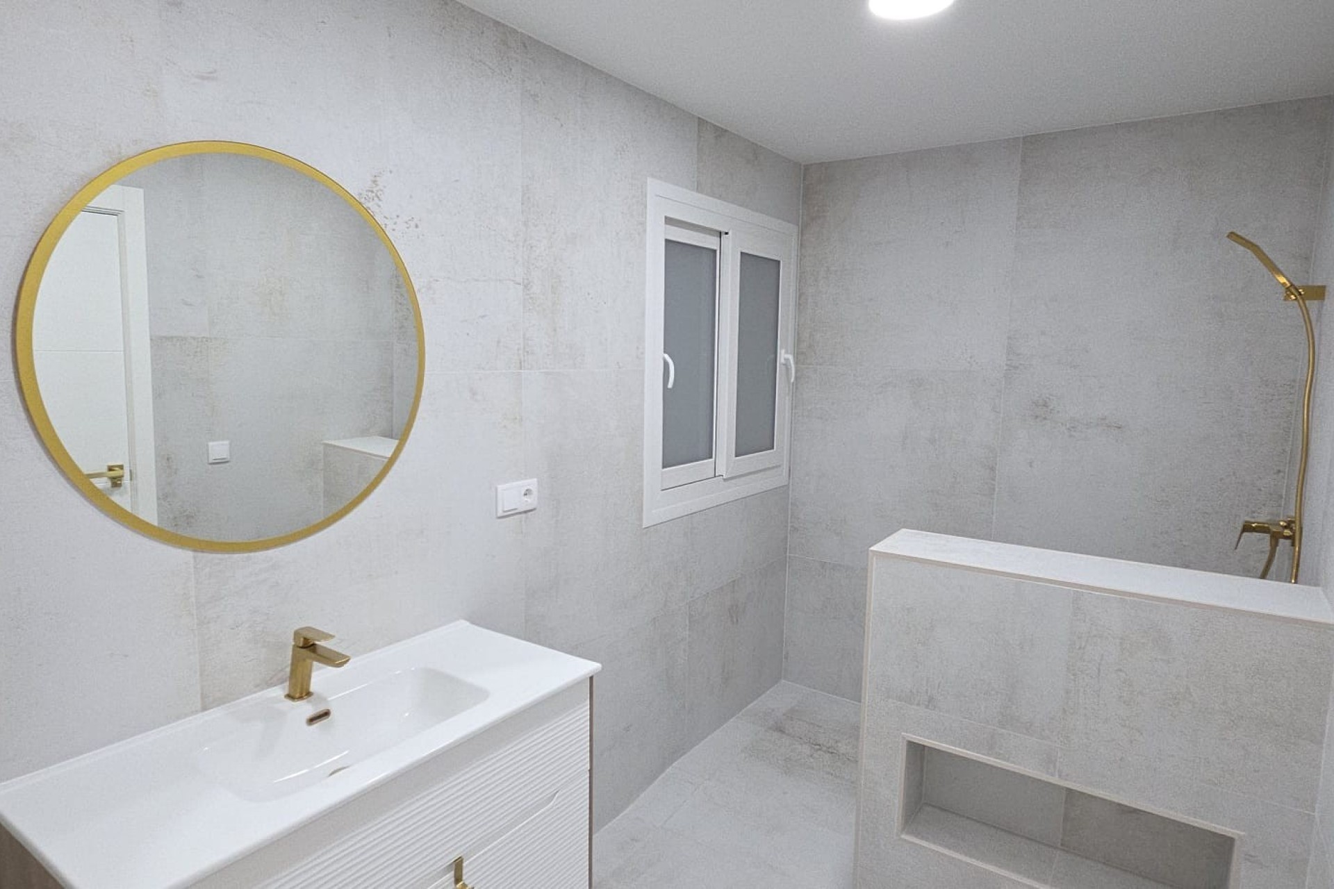 Herverkoop - Apartment - Torrevieja - Playa del Acequión