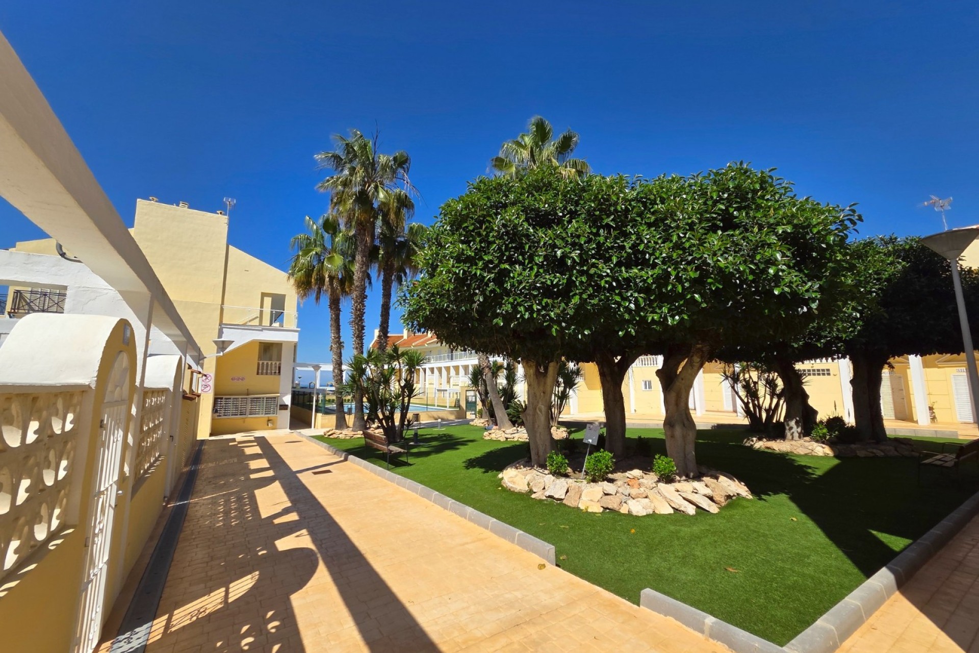 Herverkoop - Herenhuis - La Mata
