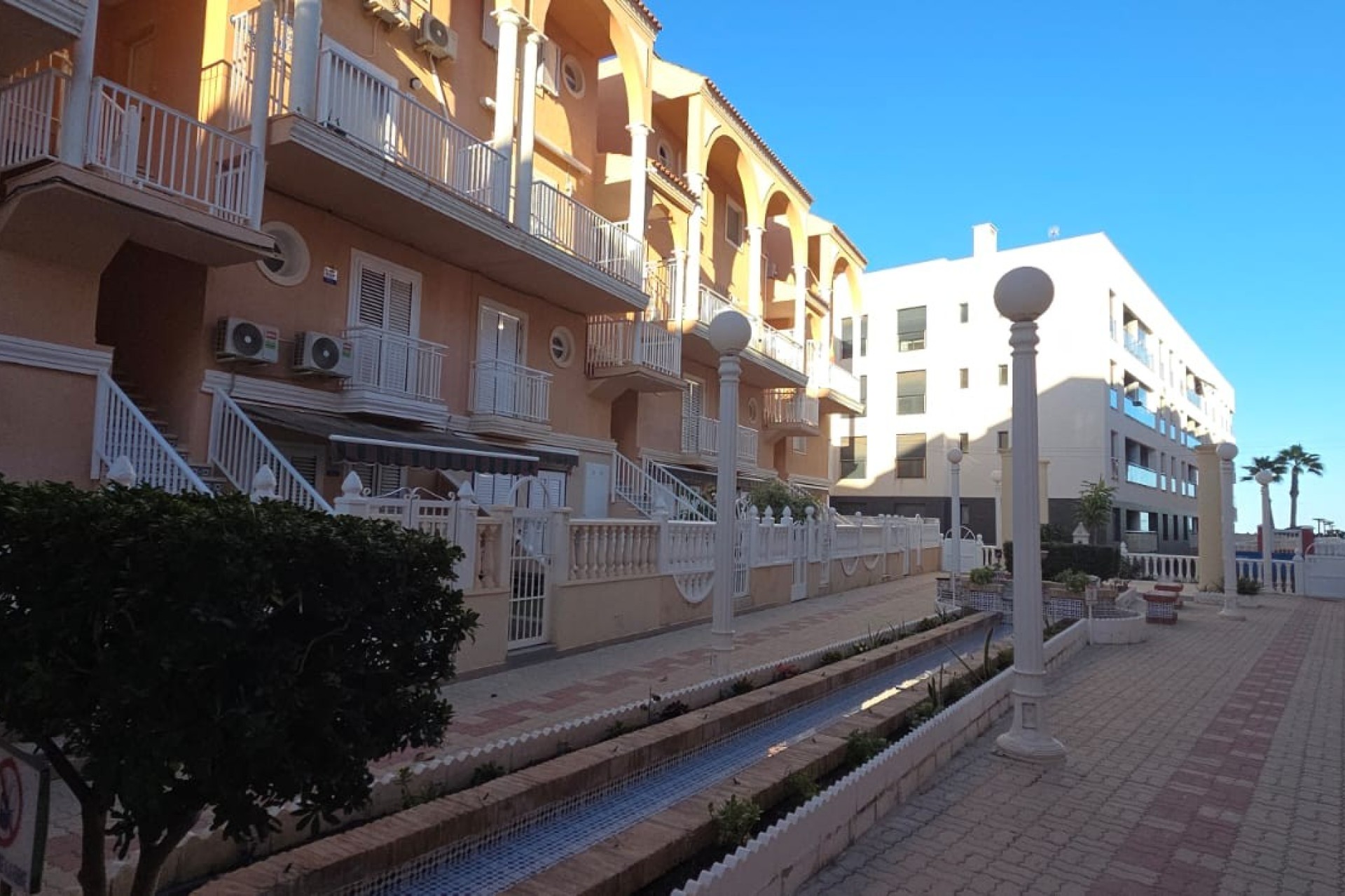 Herverkoop - Herenhuis - La Mata