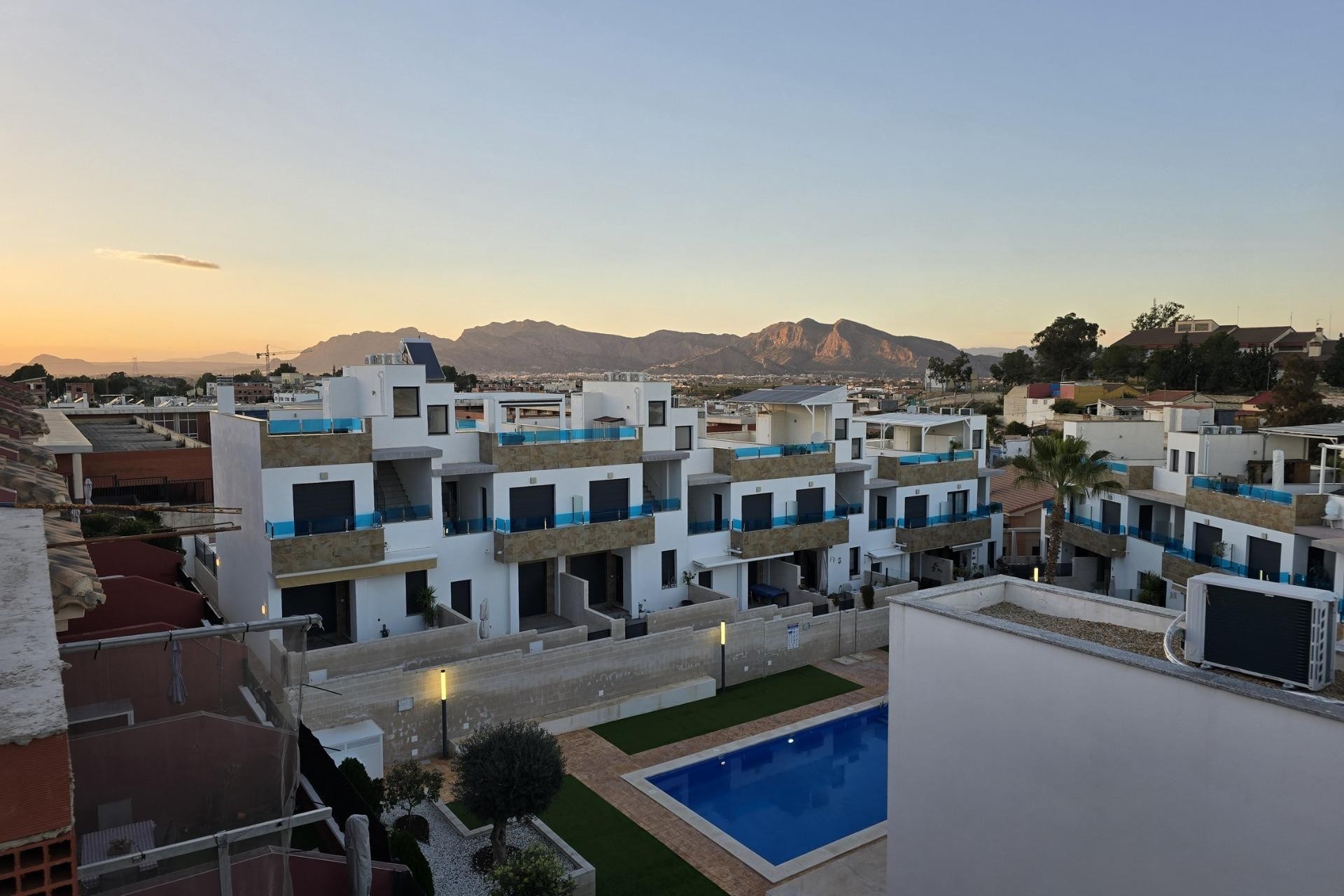 Nouvelle construction - Maison de ville - Bigastro - pueblo