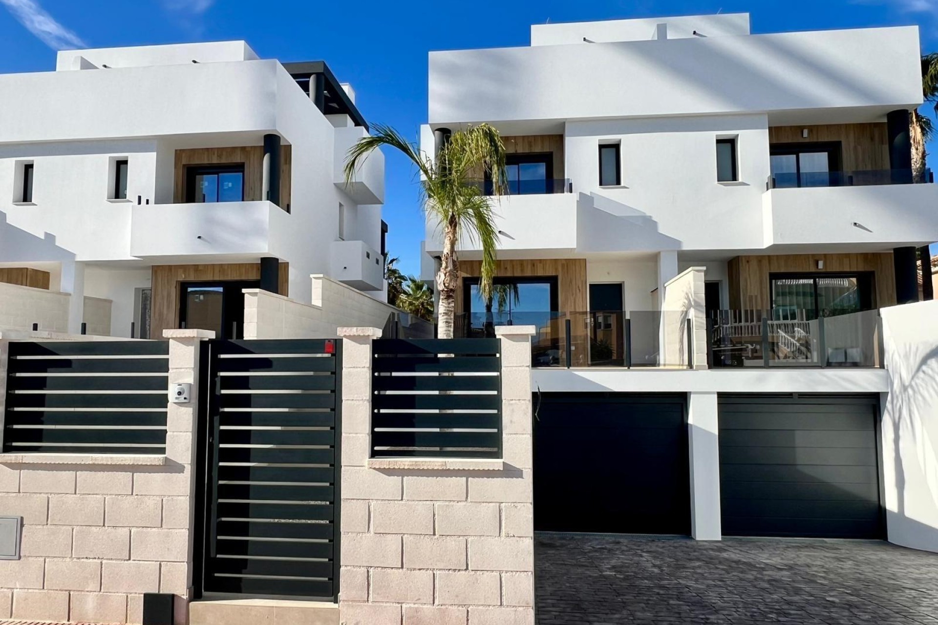 Новое здание - Villa - Benferri - Benfis Park