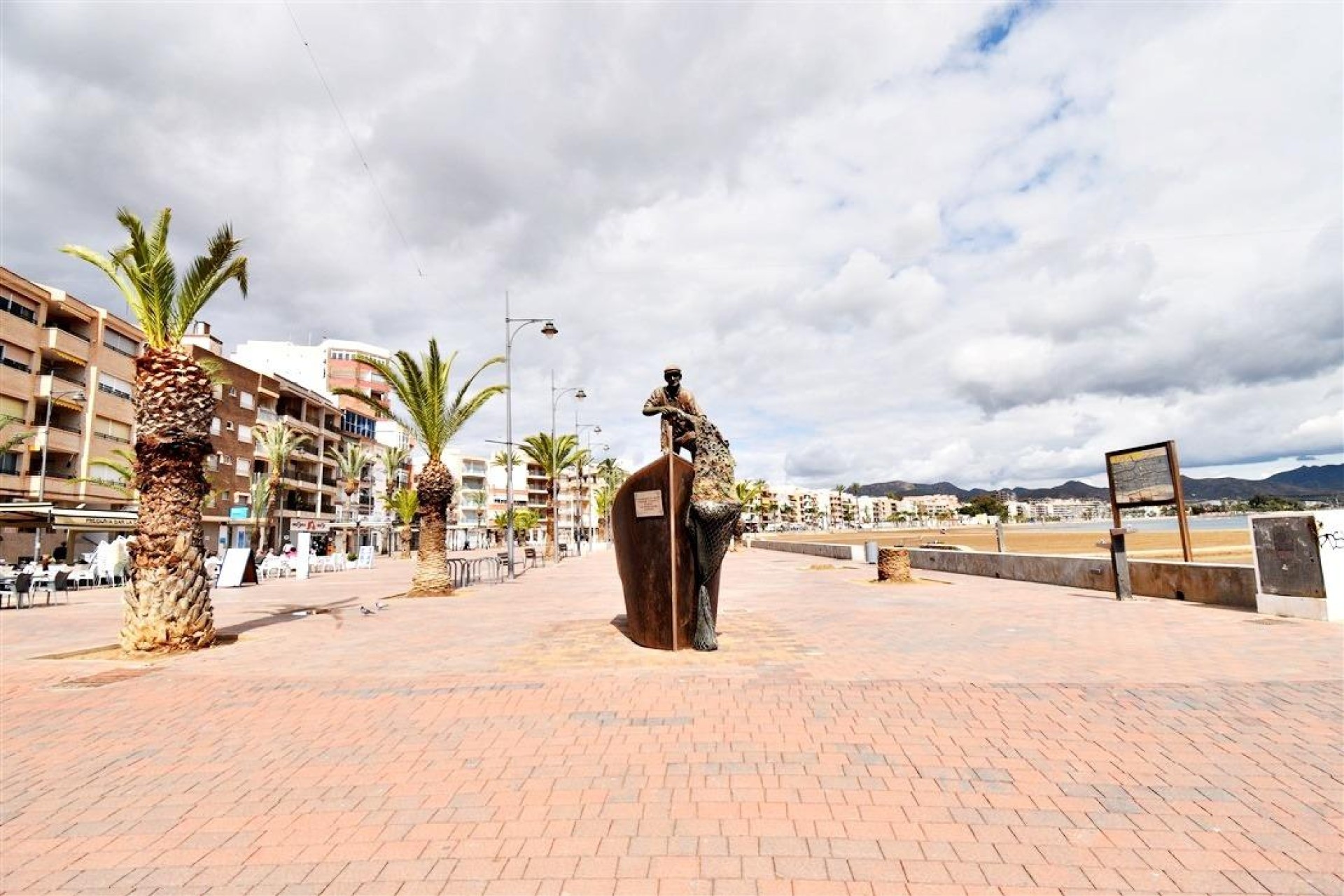 Nowy budynek - Daszek - Puerto de Mazarron - Playa del Puerto