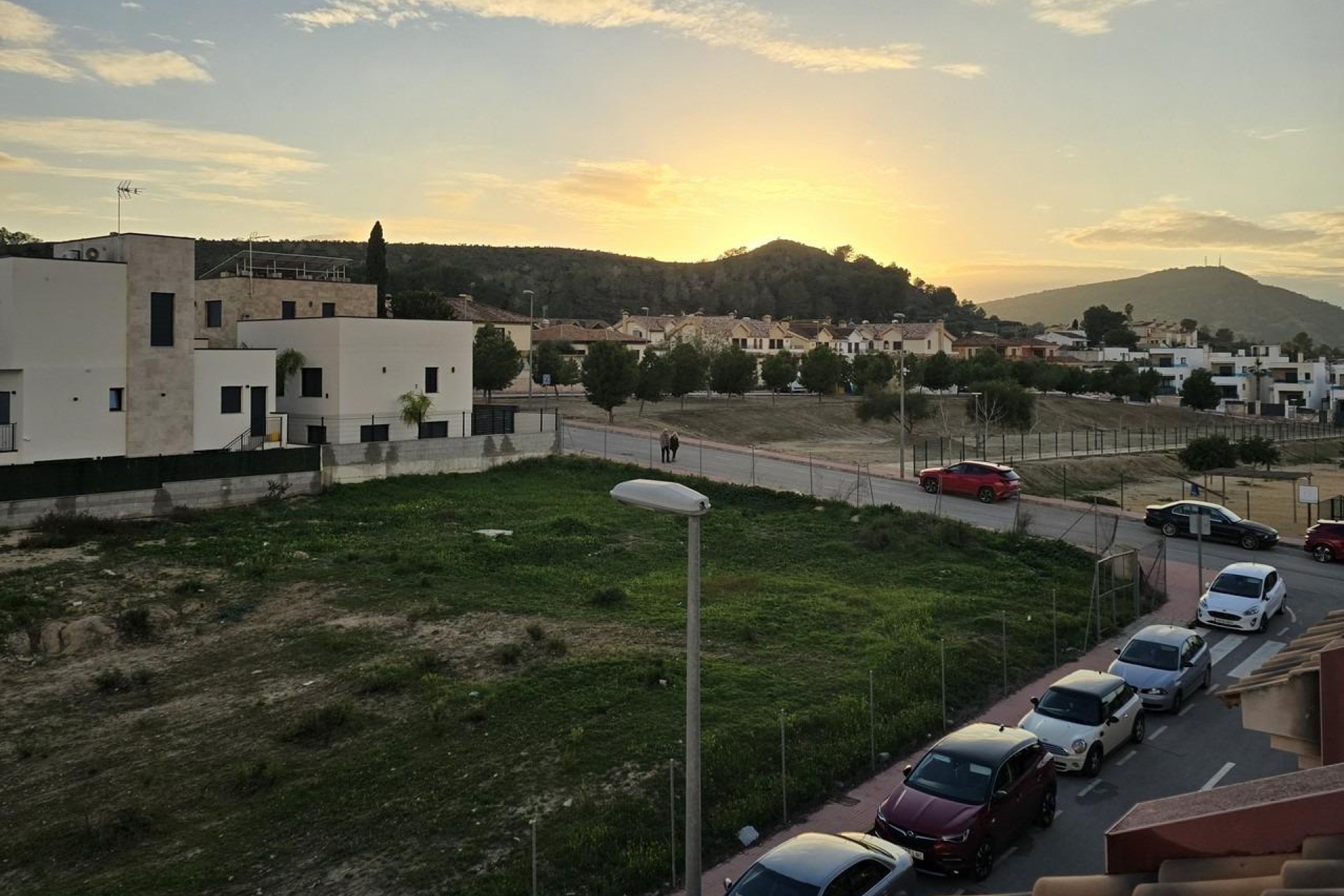 Nowy budynek - Kamienica - Bigastro - pueblo