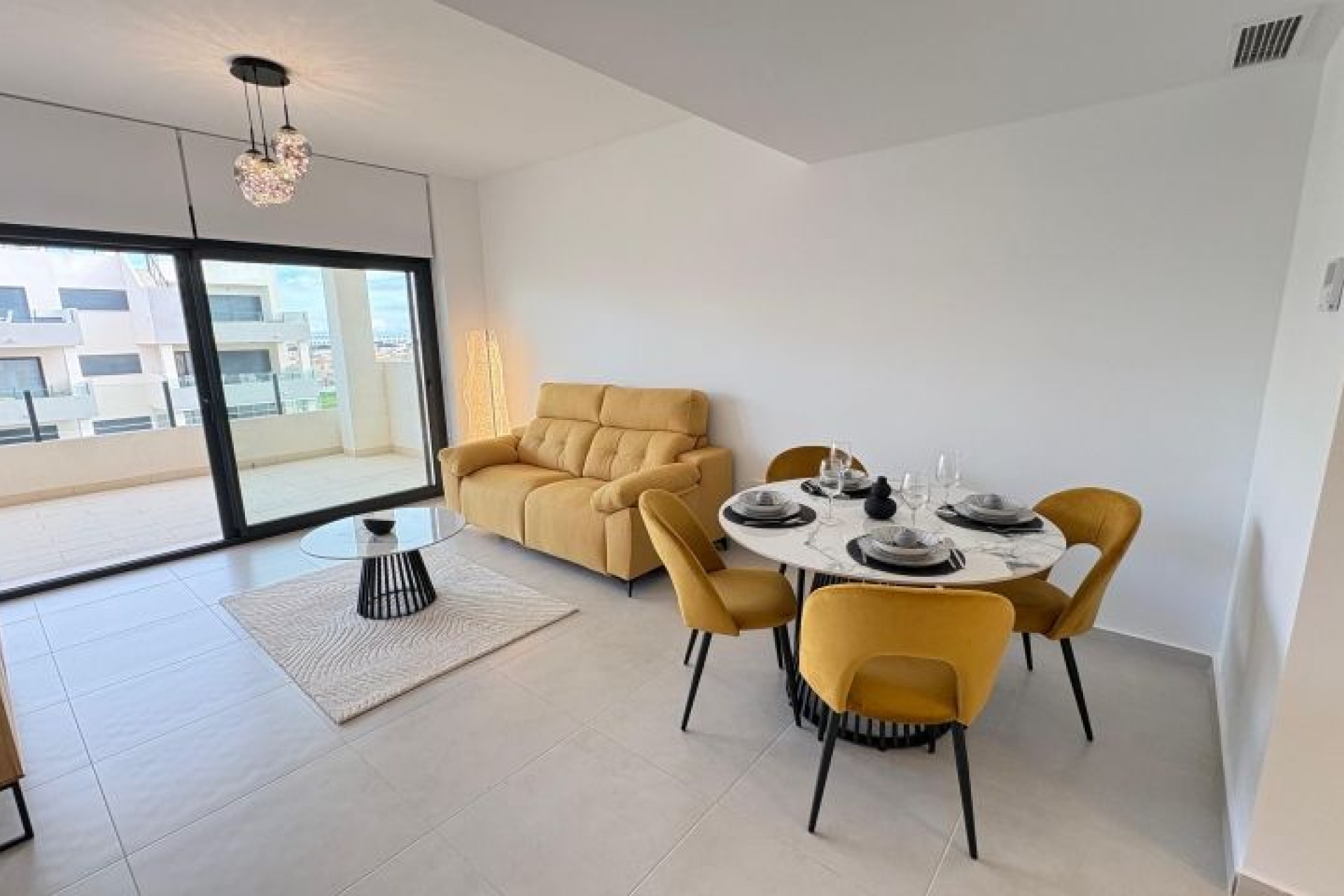 Odsprzedaż - Apartment - Orihuela Costa