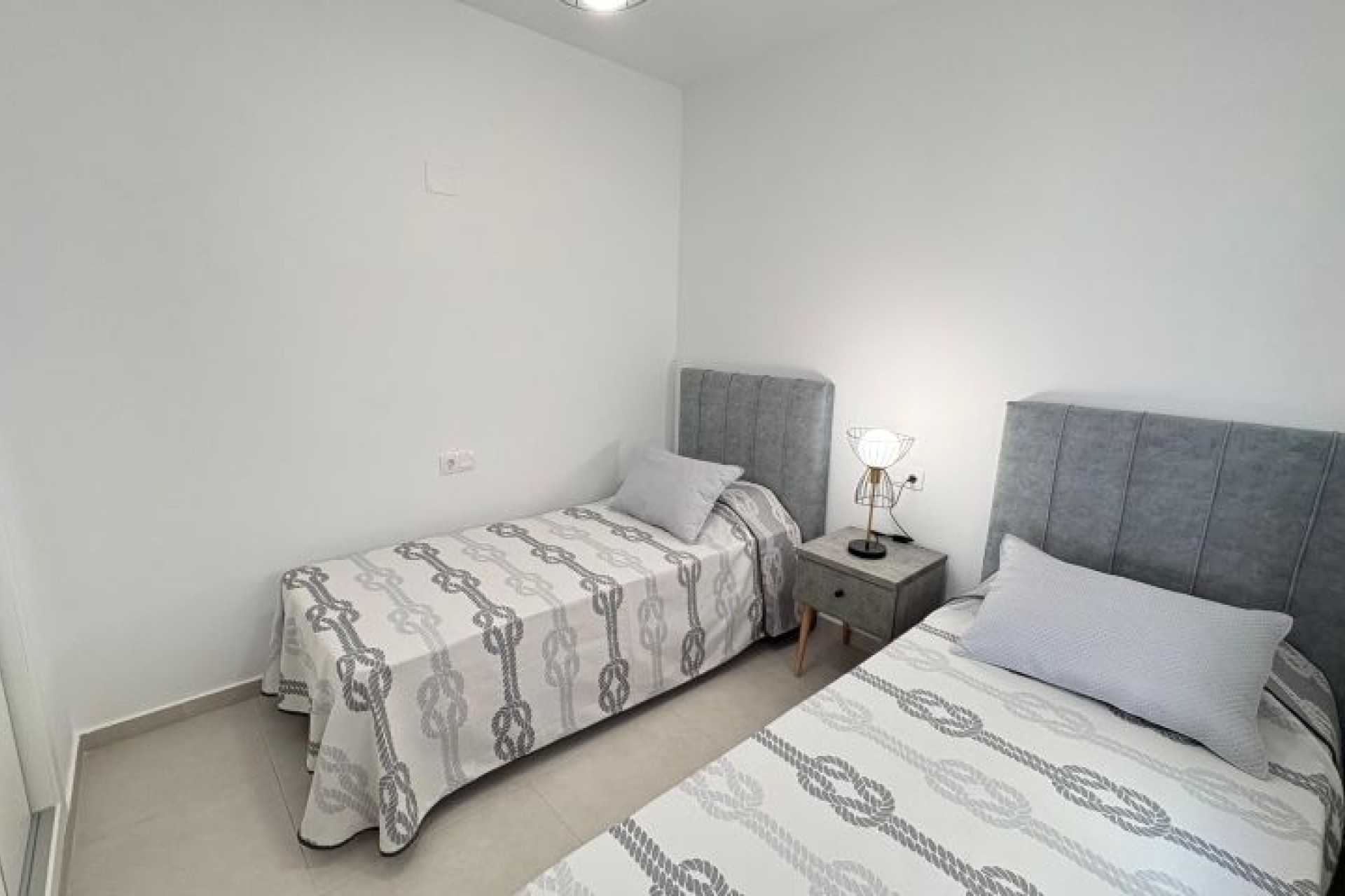 Odsprzedaż - Apartment - Orihuela Costa