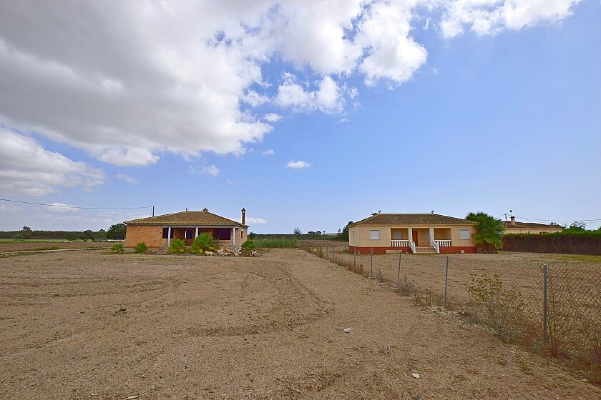 Odsprzedaż - Country house - Dolores