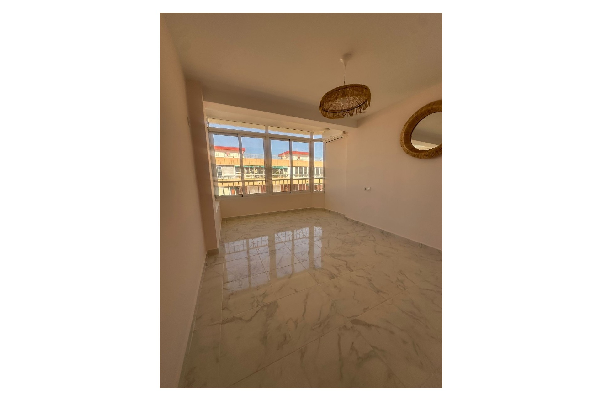 Odsprzedaż - Daszek - Torrevieja - Playa del Acequión