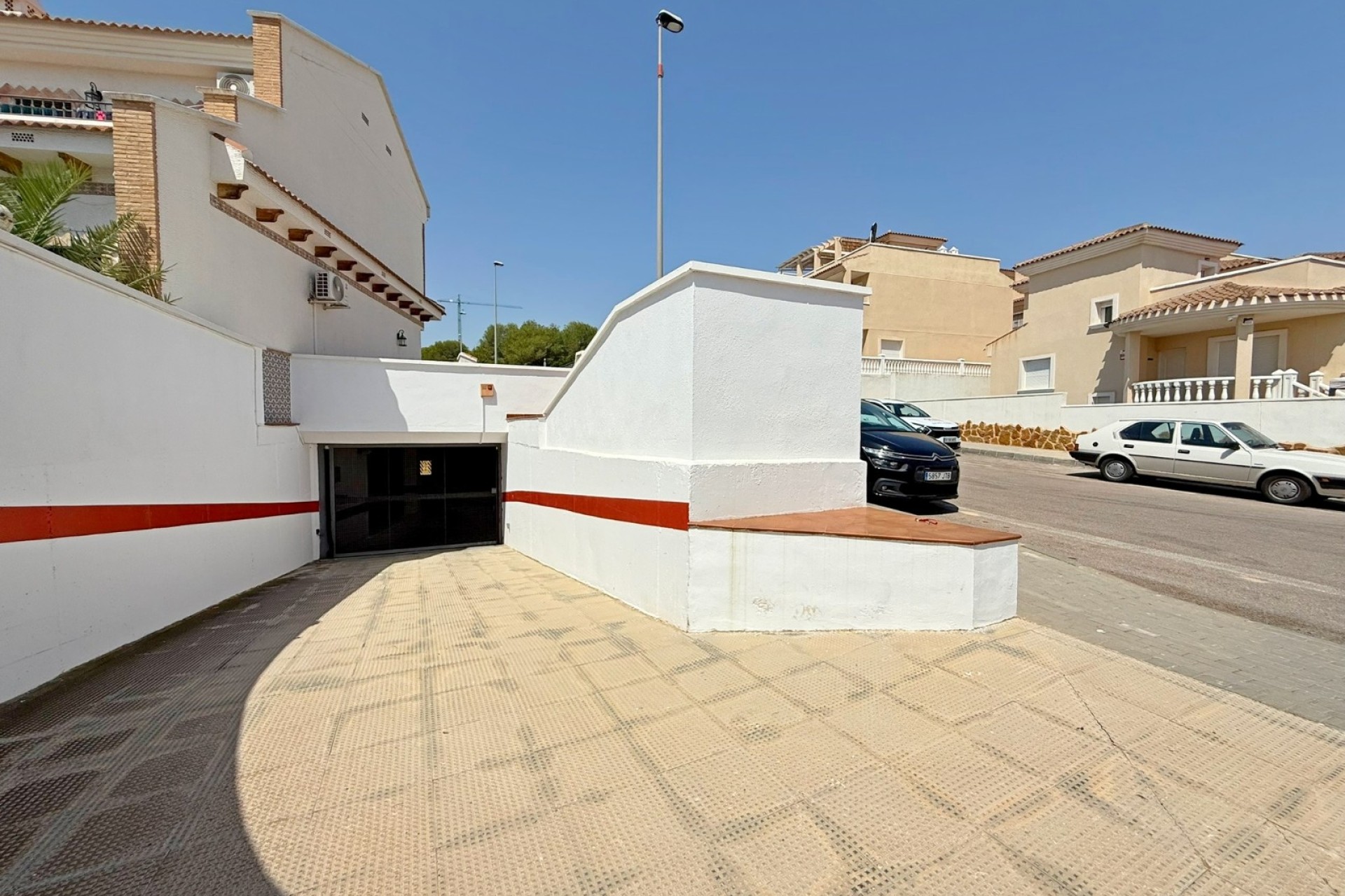 Odsprzedaż - Kamienica - San Miguel de Salinas