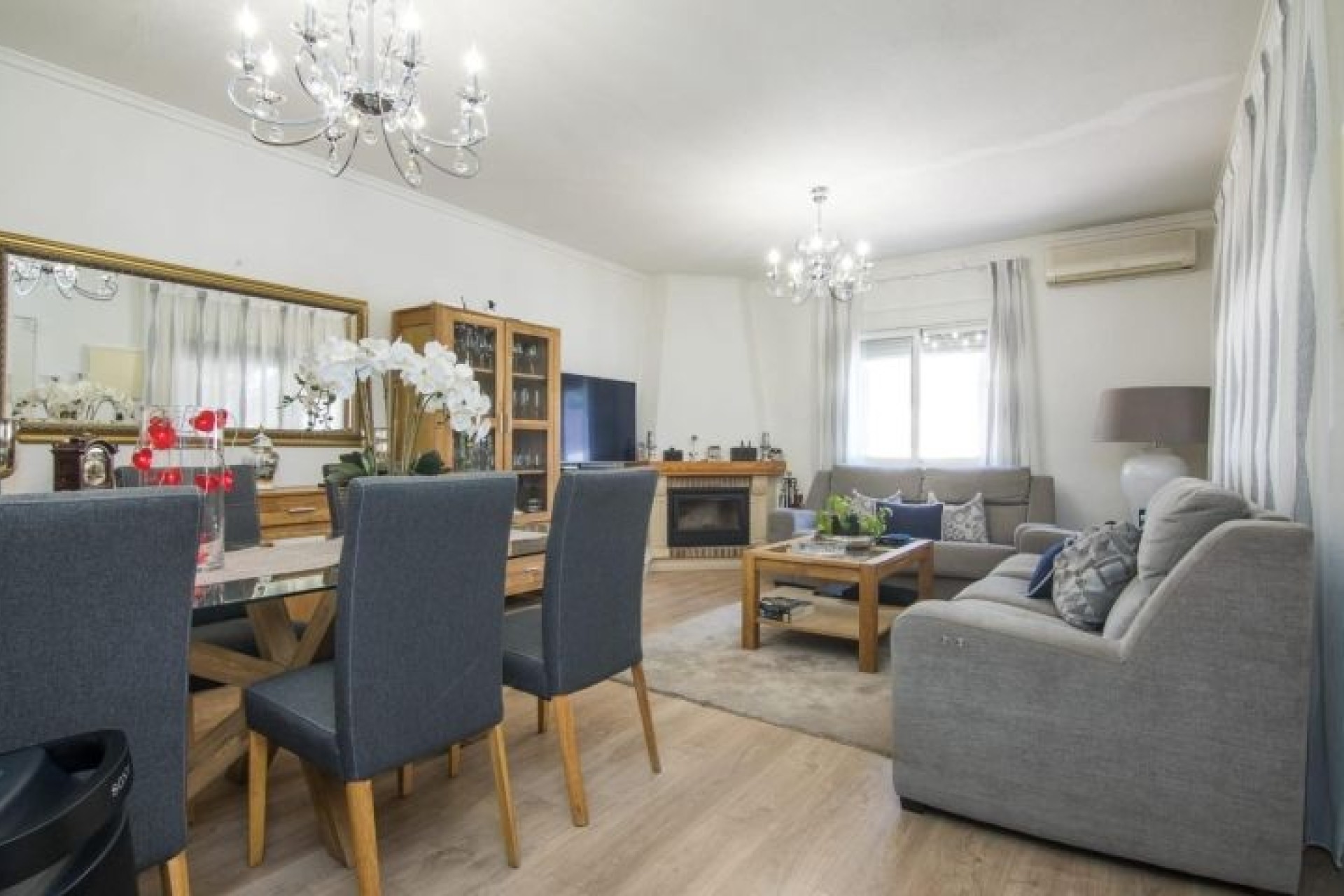 Odsprzedaż - Villa - Elche