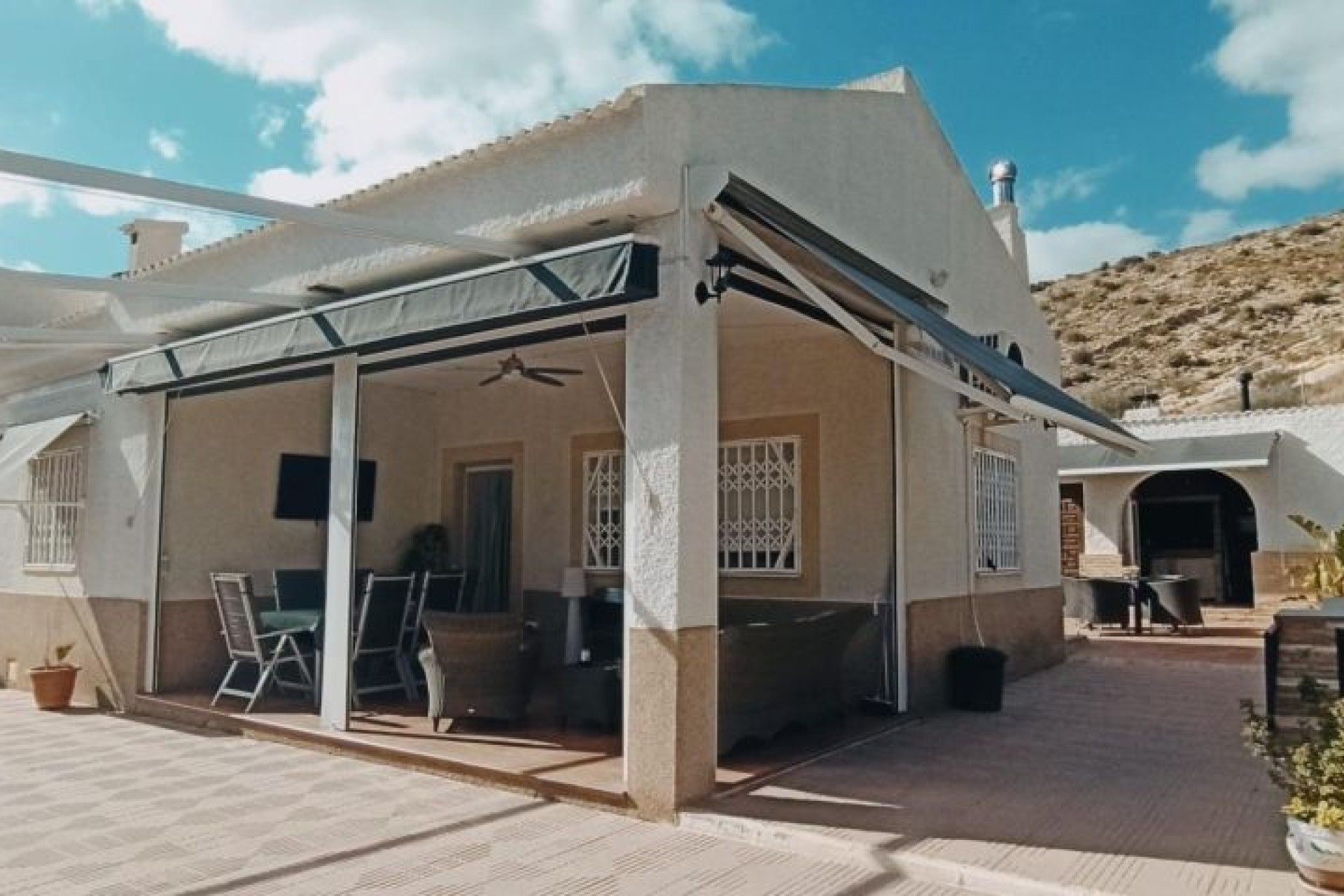 Odsprzedaż - Villa - Elche