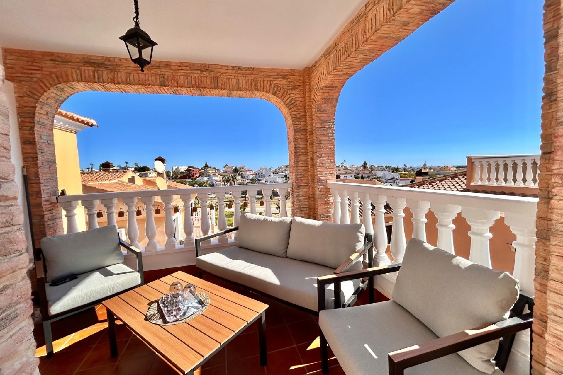 Odsprzedaż - Villa - Orihuela Costa - Villamartin area