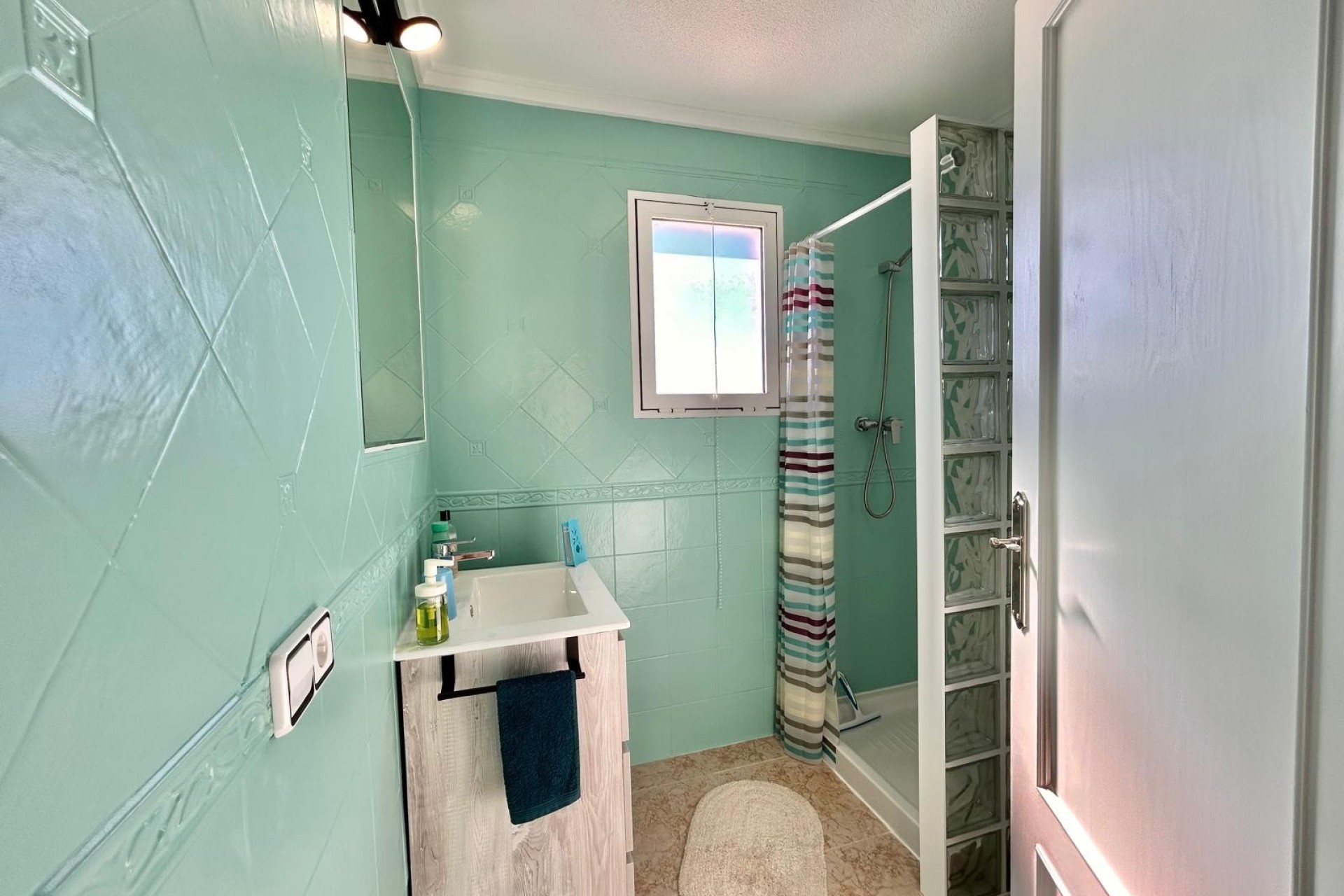 Odsprzedaż - Villa - Orihuela Costa - Villamartin area