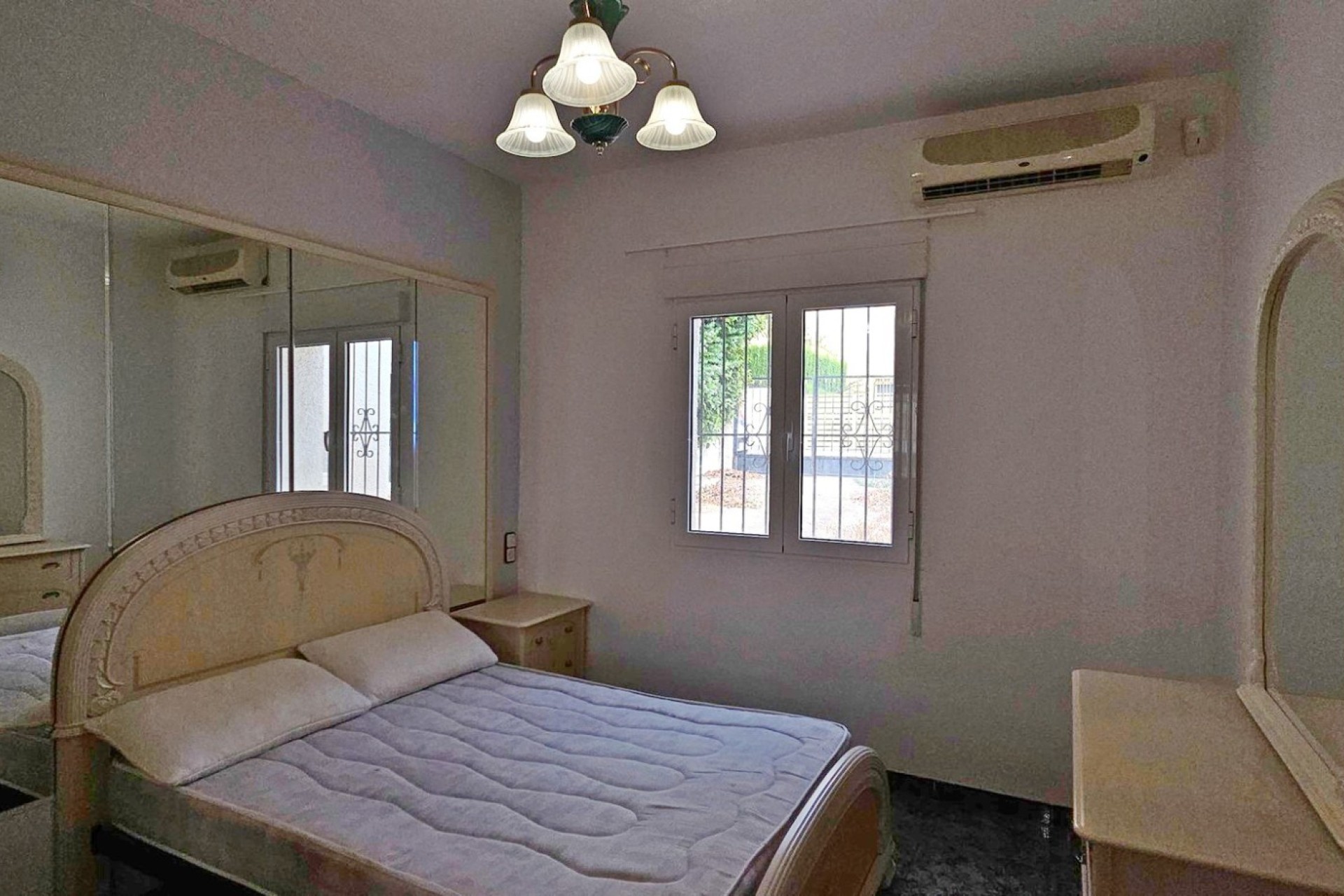 Odsprzedaż - Villa - Orihuela Costa - Villamartin area