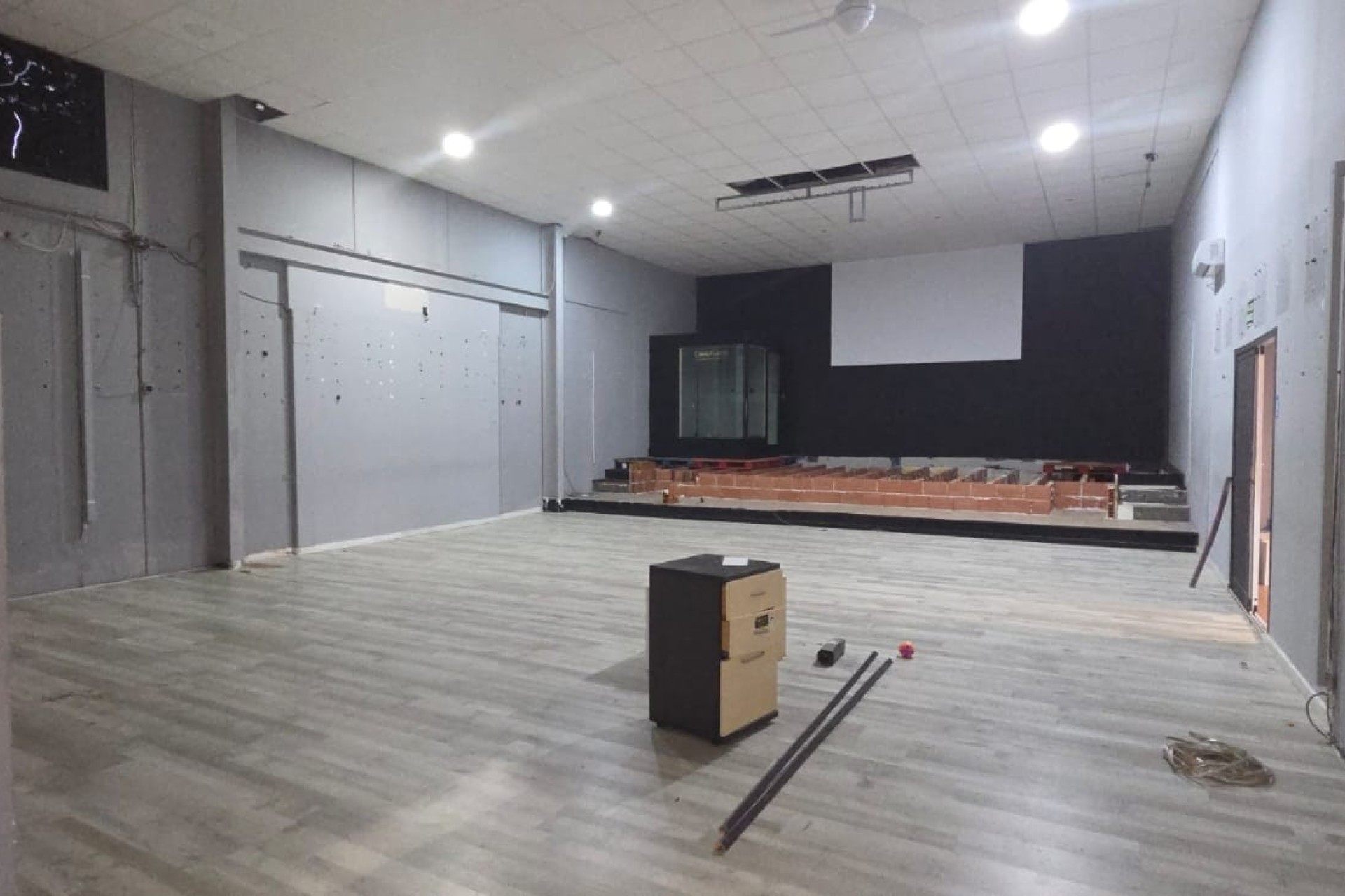 Перепродажа - Promyshlennaya yedinitsa - Torrevieja - Polígono industrial