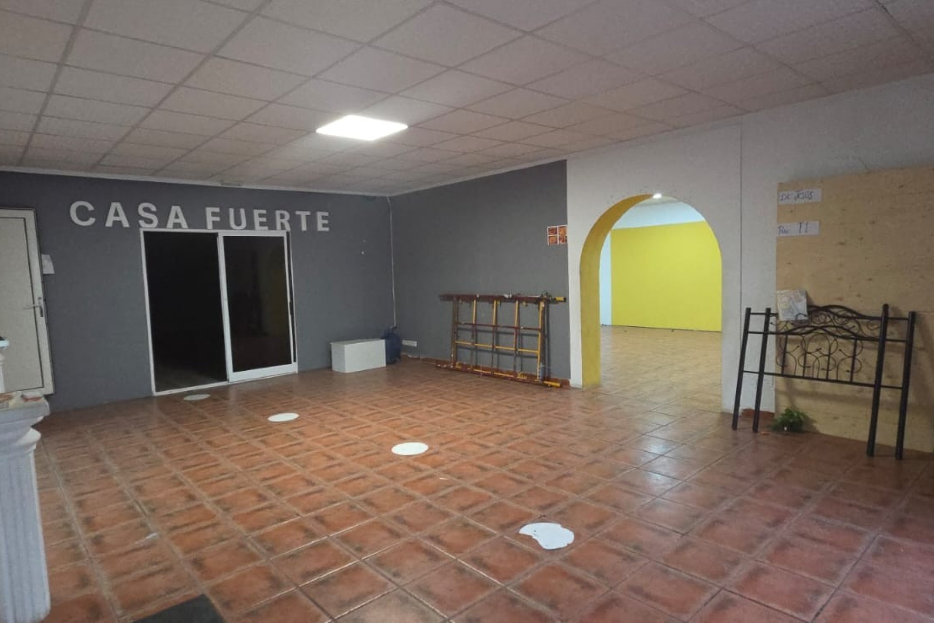 Перепродажа - Promyshlennaya yedinitsa - Torrevieja - Polígono industrial