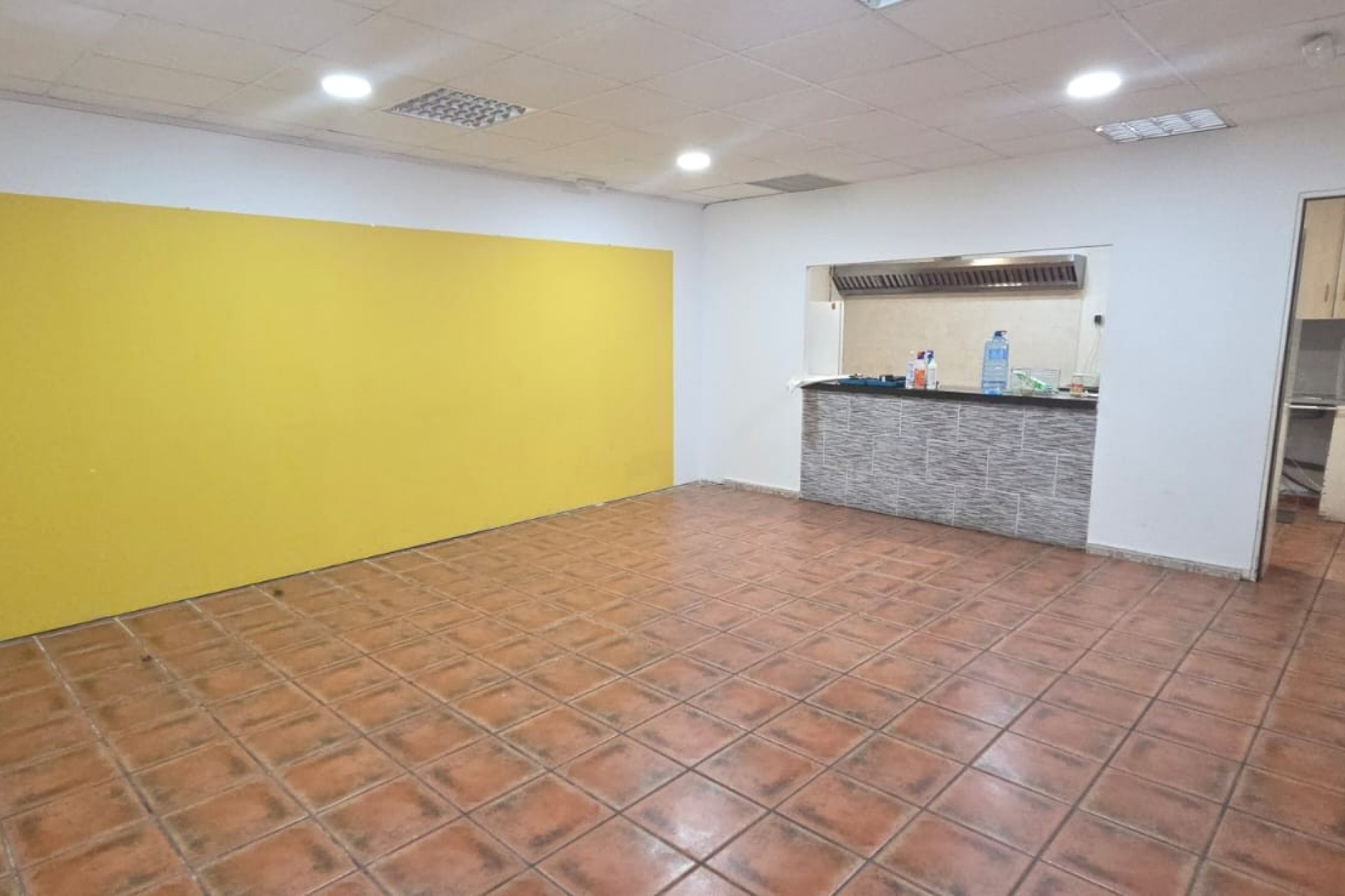 Перепродажа - Promyshlennaya yedinitsa - Torrevieja - Polígono industrial