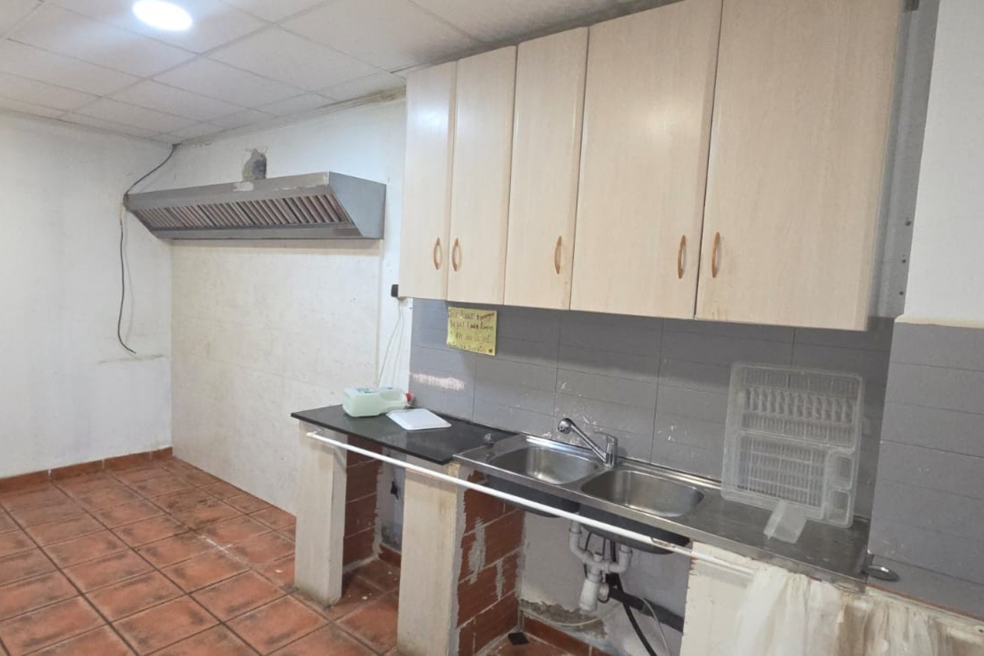 Перепродажа - Promyshlennaya yedinitsa - Torrevieja - Polígono industrial