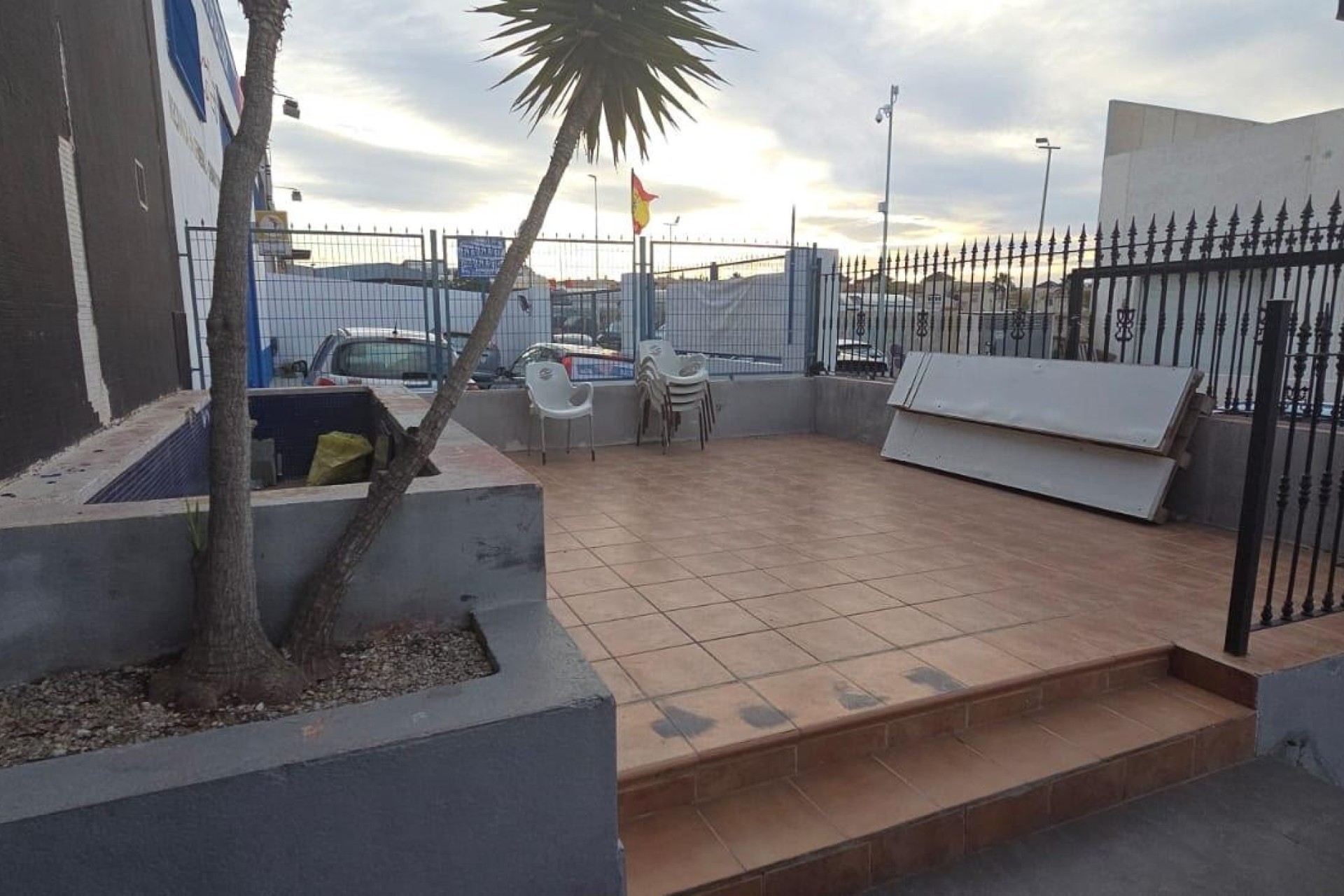 Перепродажа - Promyshlennaya yedinitsa - Torrevieja - Polígono industrial