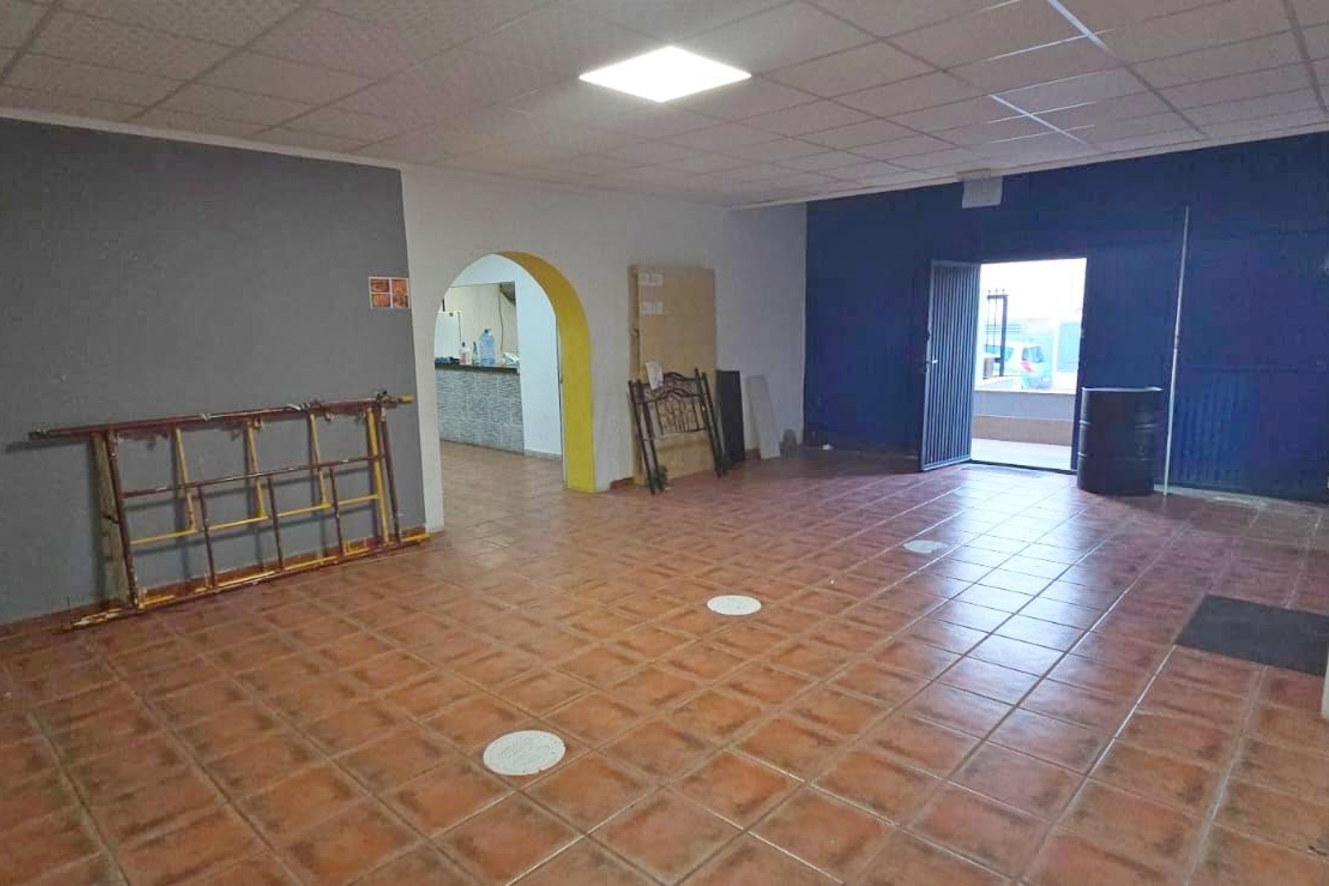 Перепродажа - Promyshlennaya yedinitsa - Torrevieja - Polígono industrial