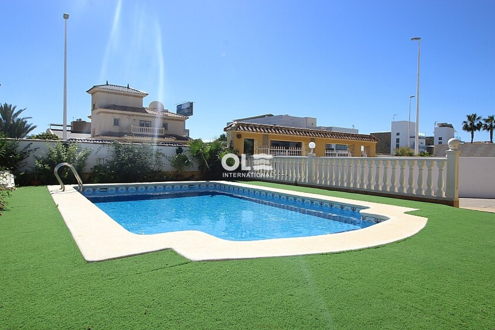 Перепродажа - Villa - Orihuela Costa - La Zenia