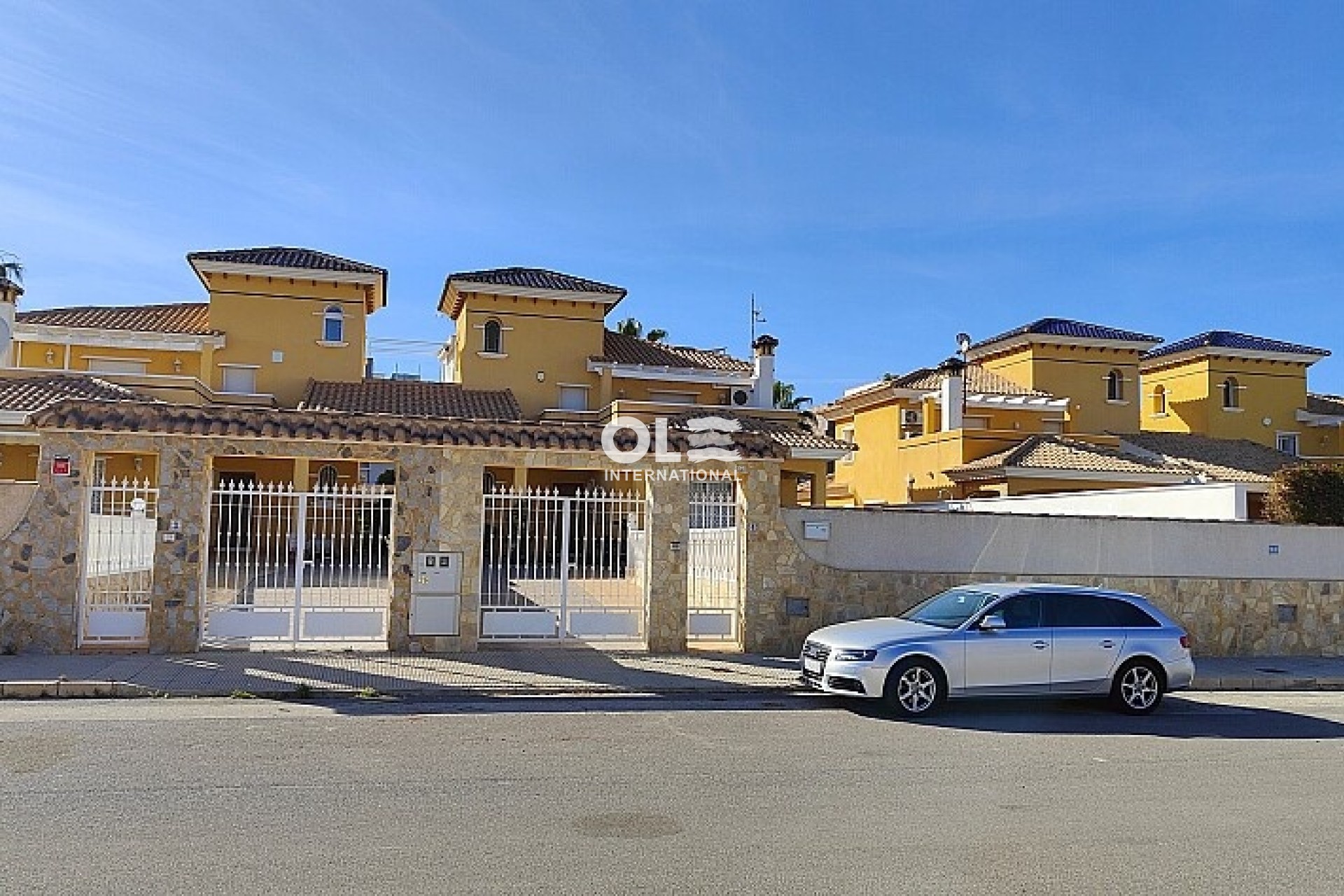 Перепродажа - Villa - Orihuela Costa - La Zenia