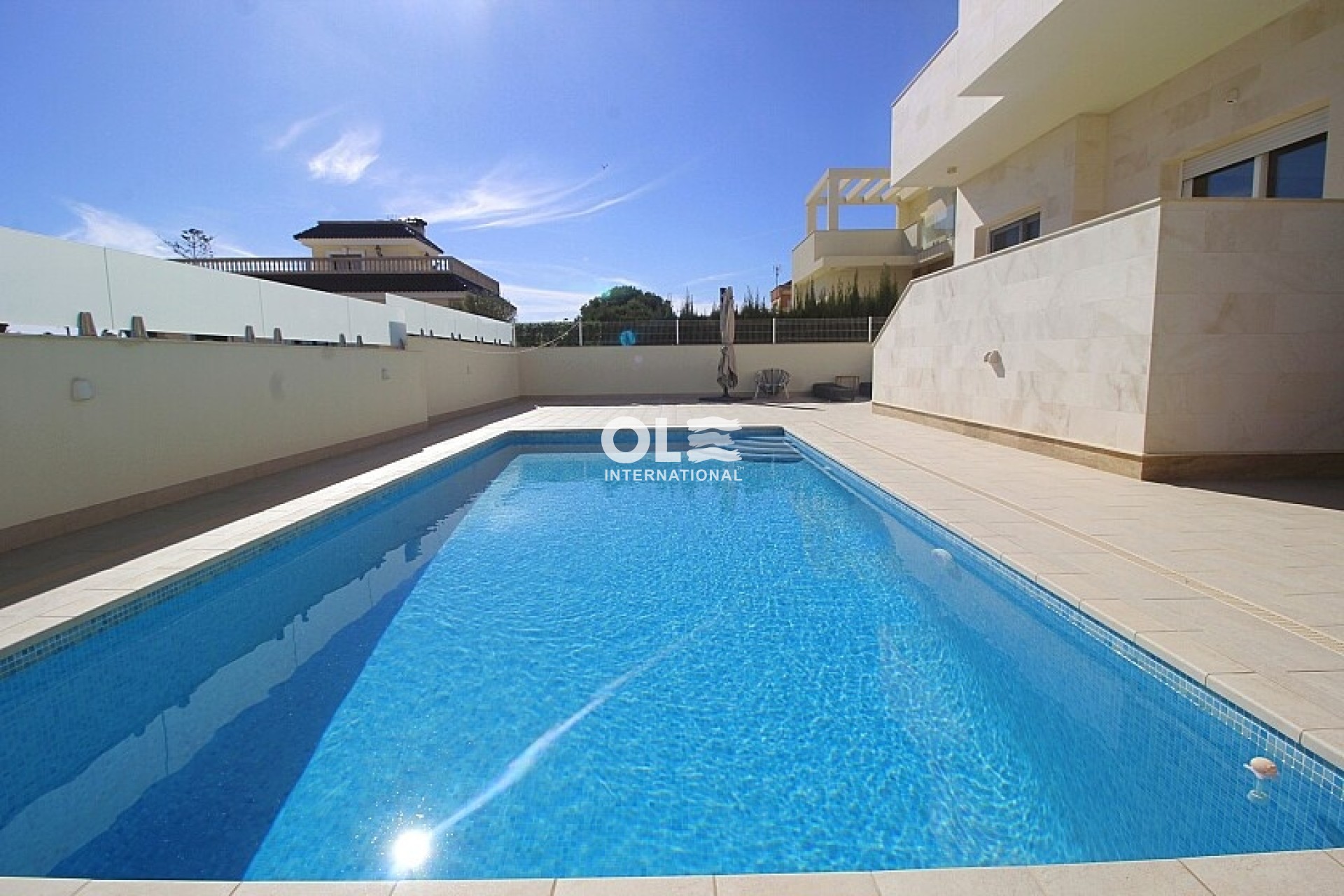 Перепродажа - Villa - Orihuela Costa - La Zenia