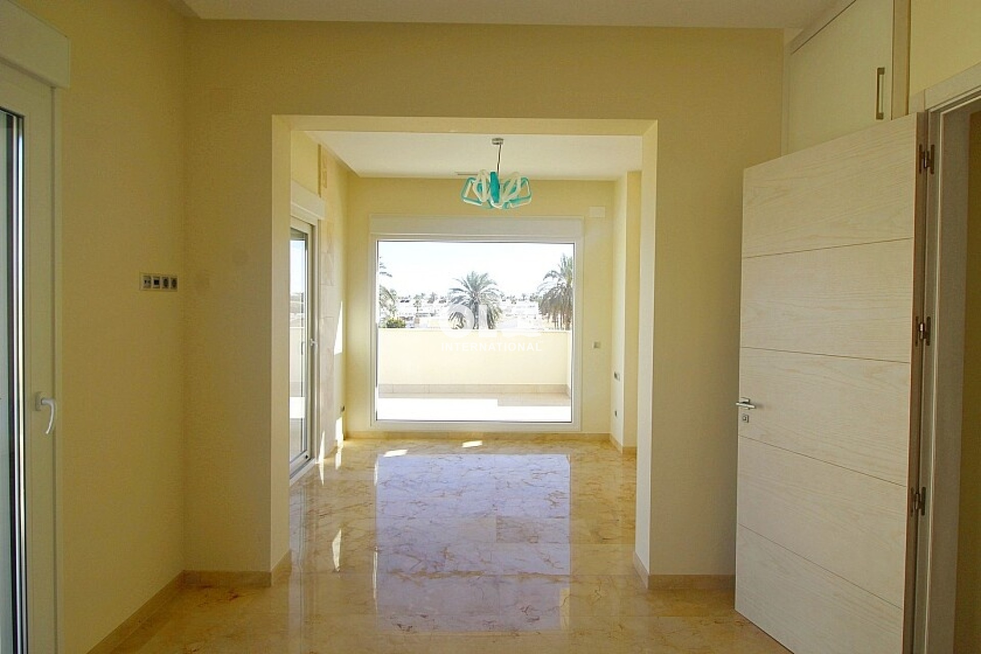 Перепродажа - Villa - Orihuela Costa - La Zenia