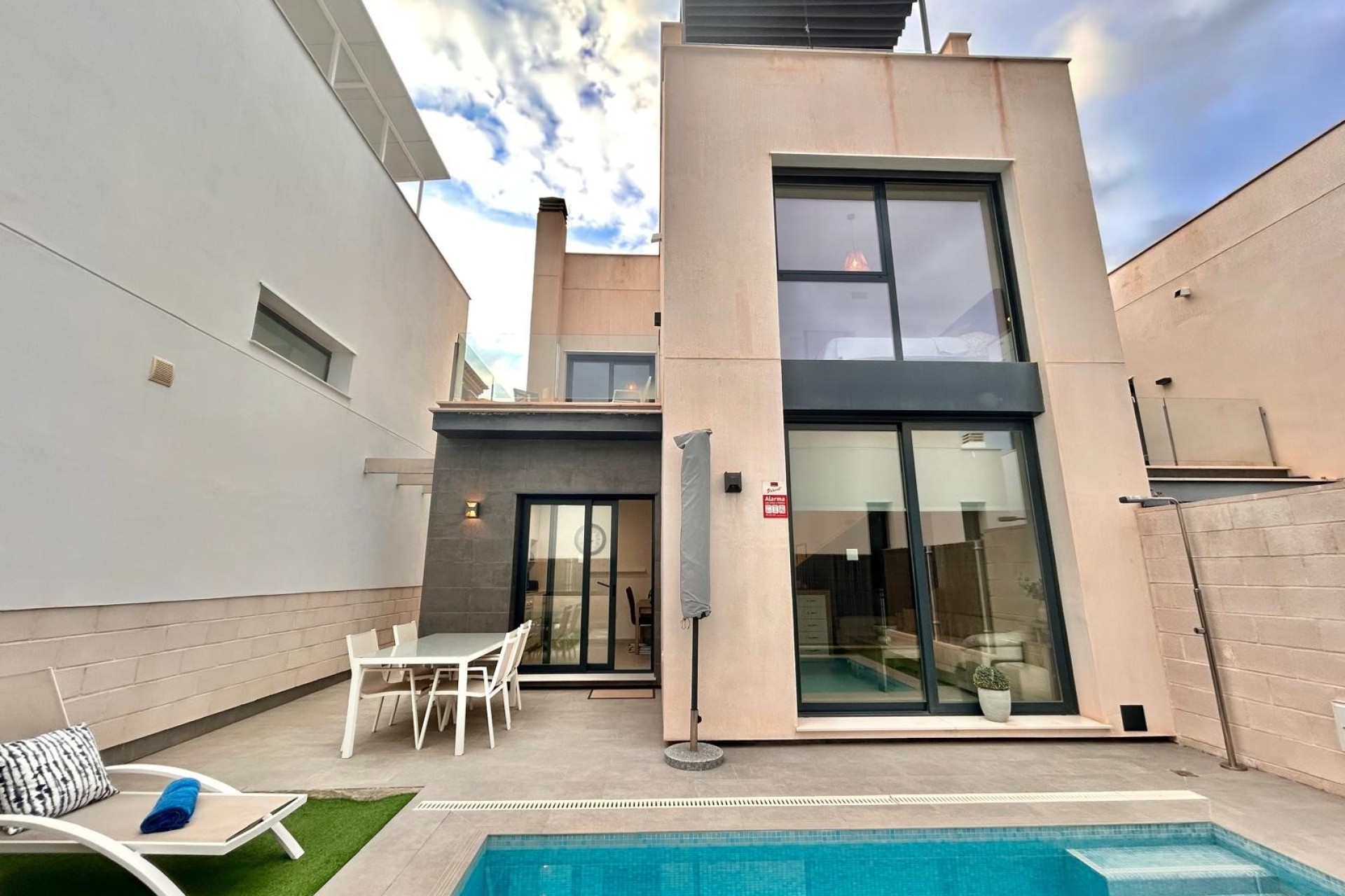 Перепродажа - Villa - Orihuela Costa - PAU 26